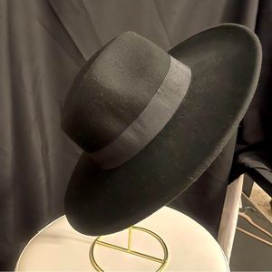 Ann Taylor wide brimmed felt fedora Black NWT OS
